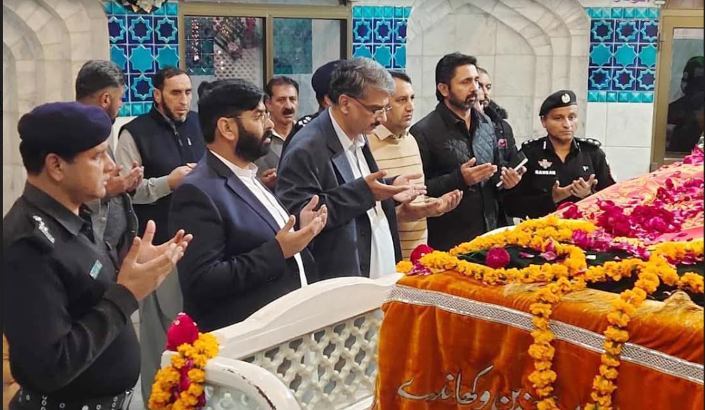 The Prime Minister of the Independent Government of the State of Jammu and Kashmir Chaudhry Anwar ul Haque made a surprise visit to the Durbar on the occasion of the annual Urs of the great spiritual leader of the subcontinent, Hazrat Baba Pera Shah Ghazi known as Damriwali Sarkar.