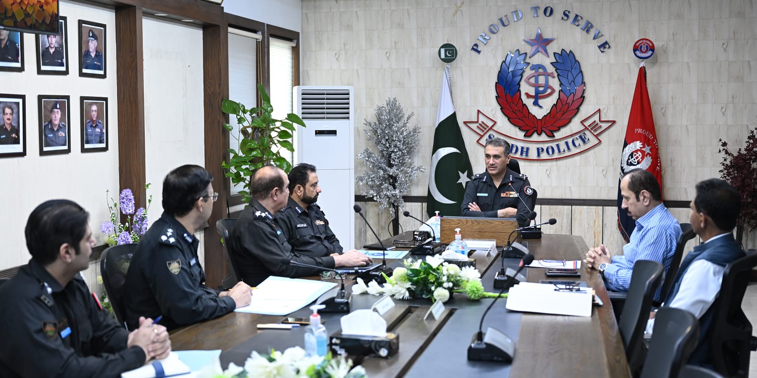 Modern and standard medical facilities in Police Hospital Karachi and Hyderabad were discussed