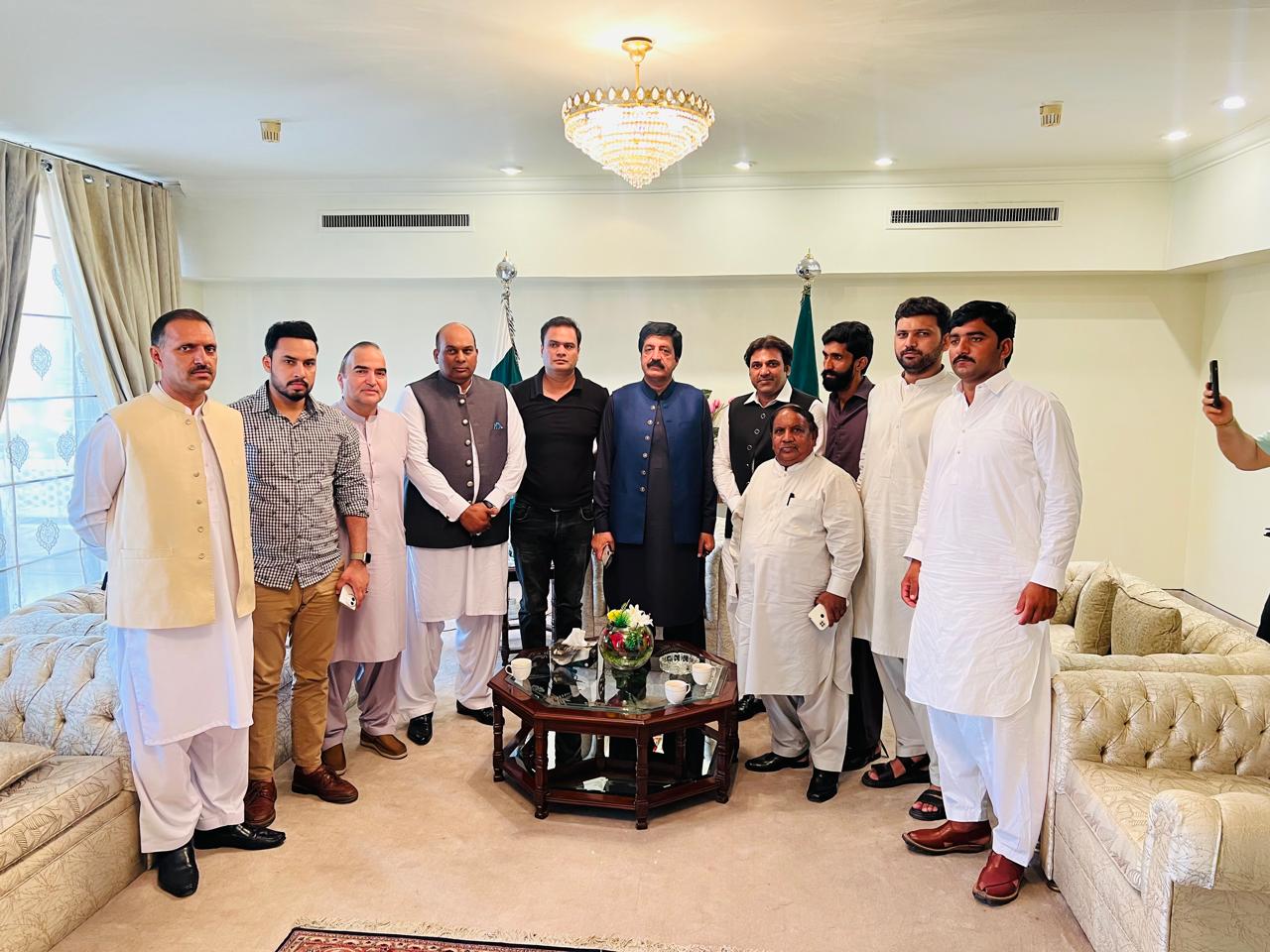 Meeting of officials of Social Welfare Council Adhawal with Governor Punjab