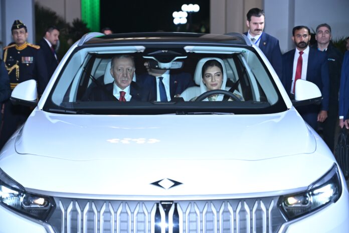 President Erdogan gifts Turkish electric vehicles Togg to PM, President