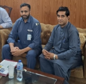 Young writer Anwar Khan visits Dakhni Oilfield Jund