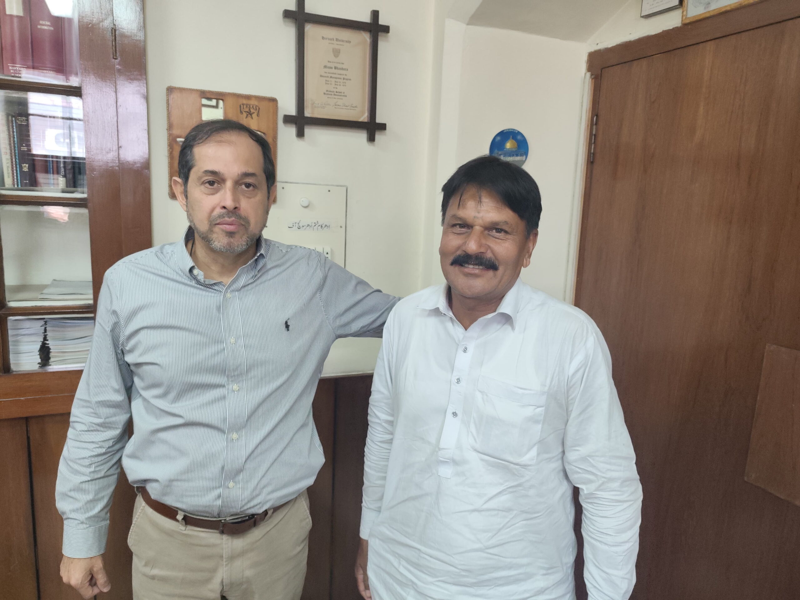 MP Mr. Isphanyar Bhandara Meets Buddhist Community Leader, Pledges Support
