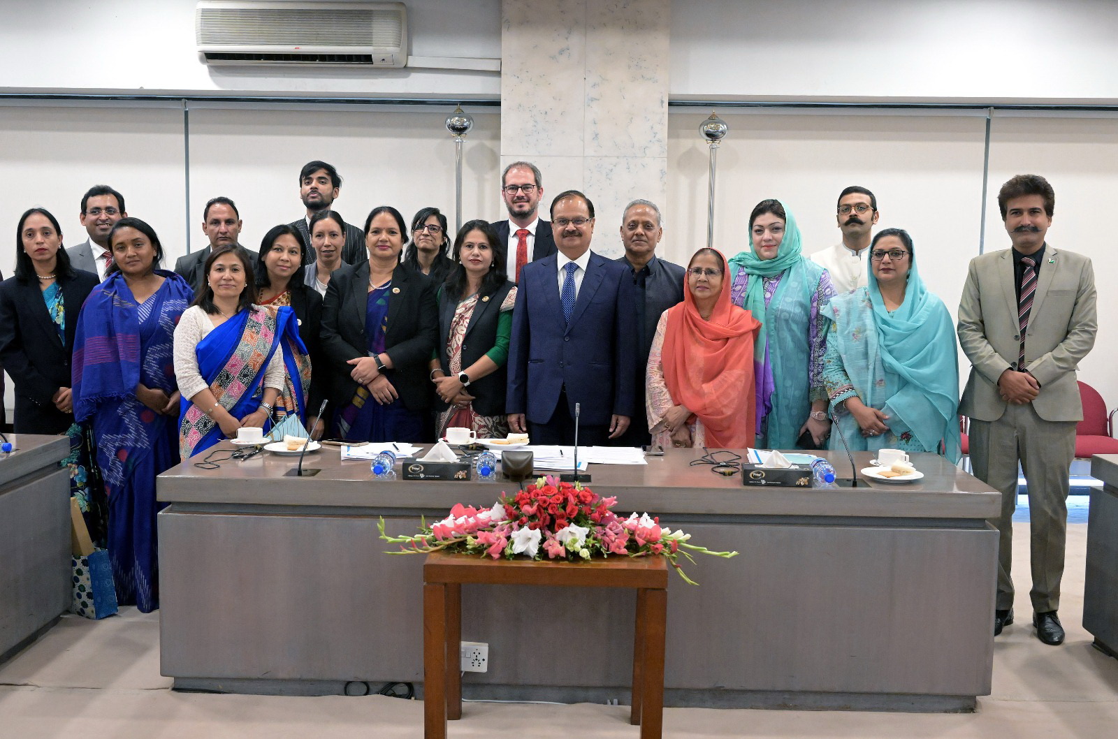 Pakistan–Nepal PFG Meets Visiting Delegation at Parliament House