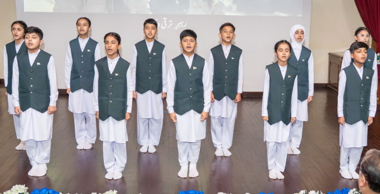 Students from Fauji Foundation Education System presented tableaus & national songs with specific reference to the Defence& Martyrs Day